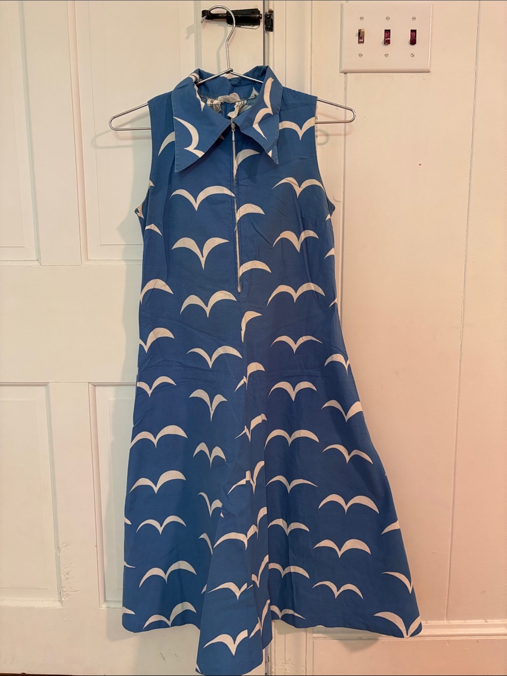 Marimekko Suomi-Finland - sz 6, 70s vintage Sleeveless Blue & White A-Line Dress